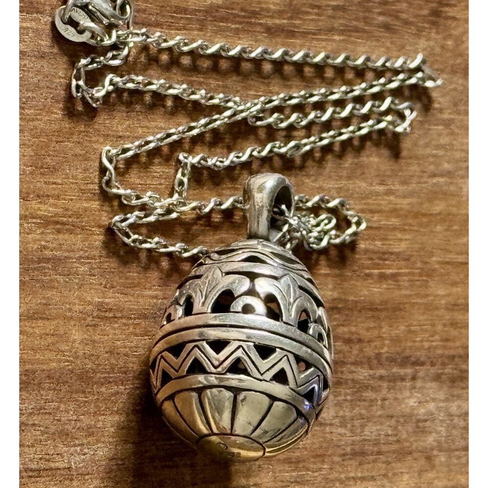 James Avery Retired X Large 3D Fleur De Lis Filigree Egg Pendant W/ 18” Necklace